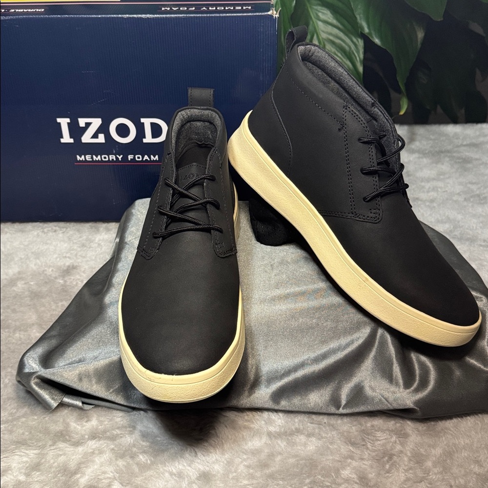 IZOD Black Palmer Lace-Up Chukka Boot, Memory Foam Comfort - Men's Size 8